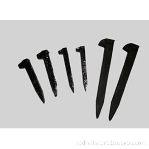 Double Ear Rail Spikes